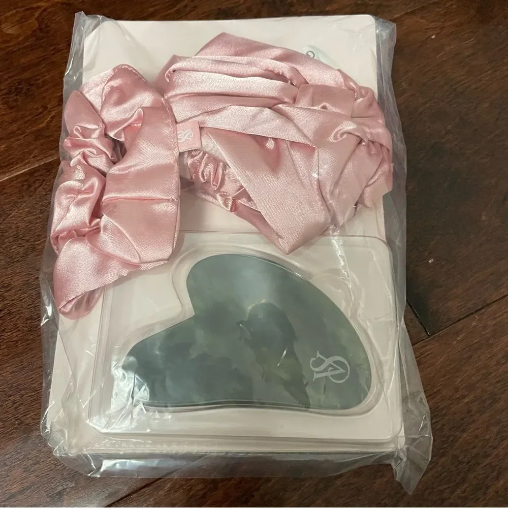 NWT Victoria’s Secret Self Care Kit Cosmetic Bag Hairband Scrunchie Jade Stone